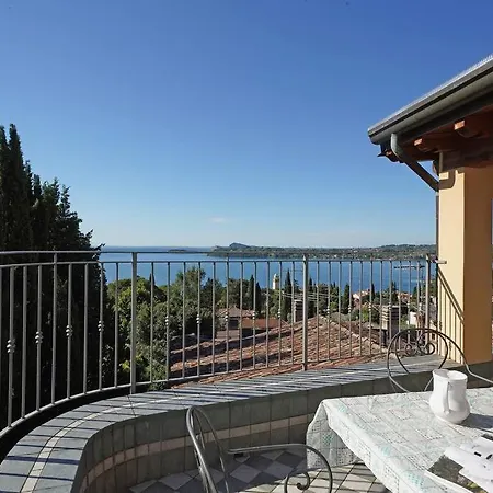 Terrazza Vista Lago In Centro 017074-cni-00120 Hébergement de vacances